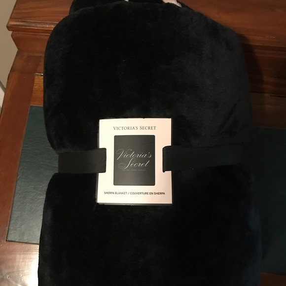 Victoria's Secret Other - Victoria’s Secret throw blanket